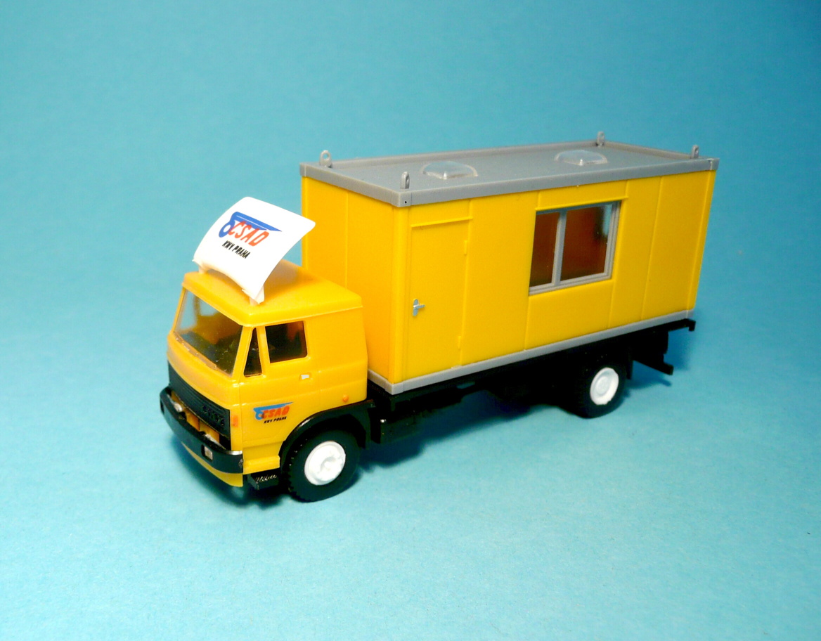 LIAZ s obytnou buňkou - 1:87