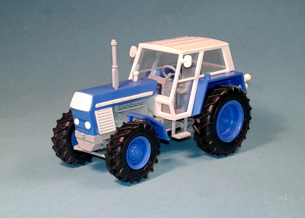 1:43 - traktor Zetor Crystal 12045 - MIX 30 kusů - stavebnice