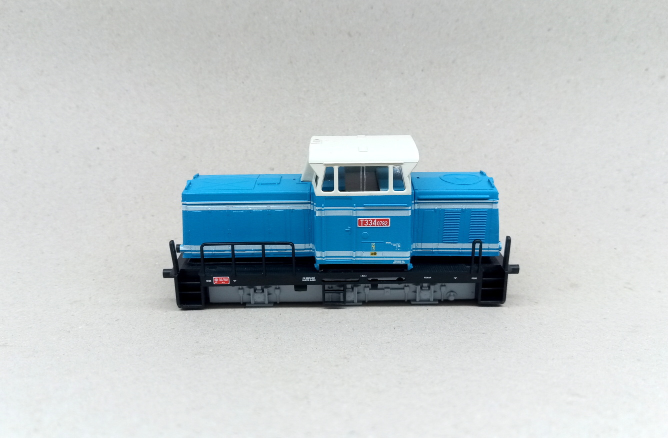 T334 - 710.455-7 - kompletní karoserie - 1:87