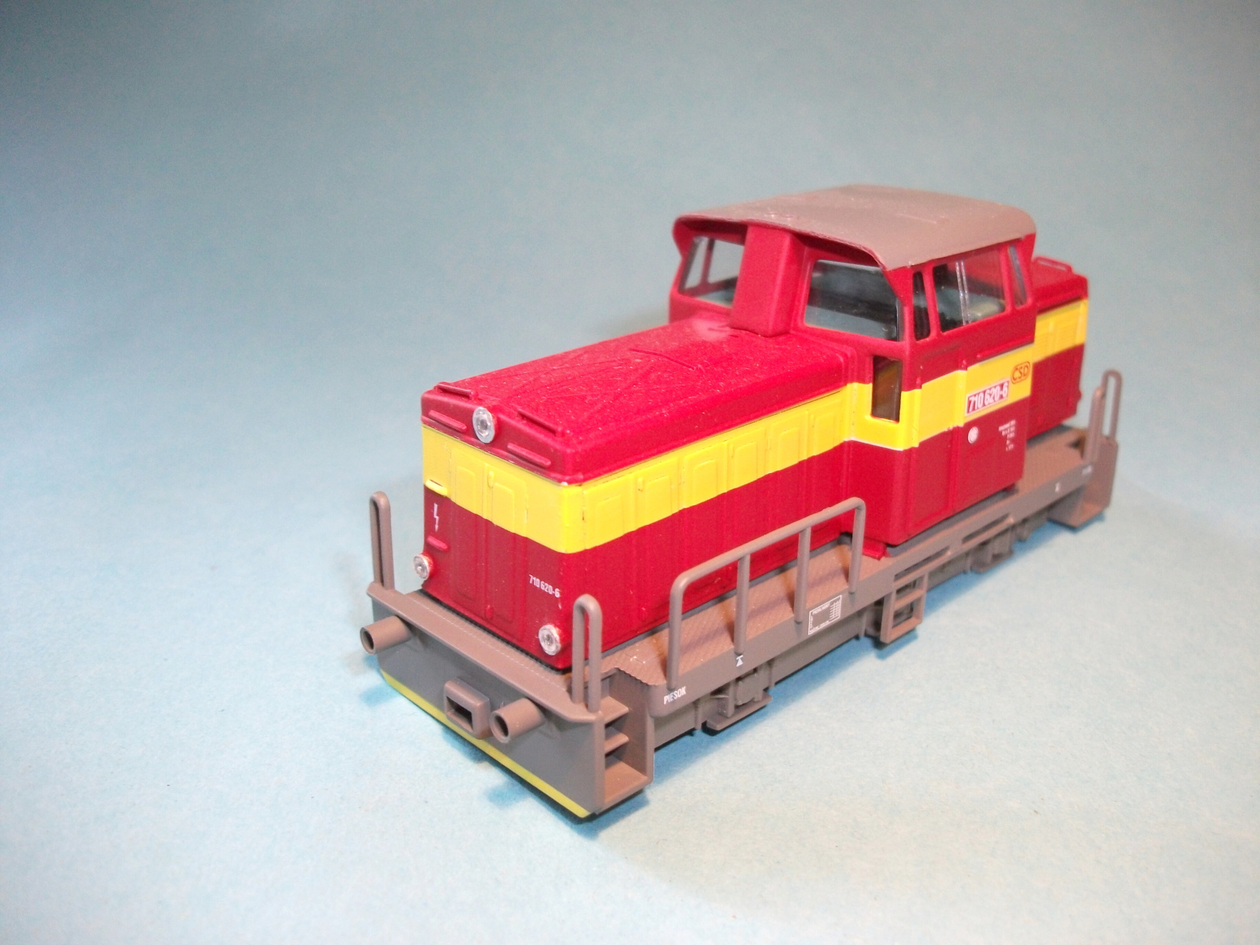 T334 -  710 620-6 - karoserie