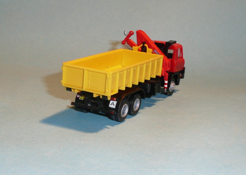 TATRA815 6x6.2 - kontejner s HR komunál