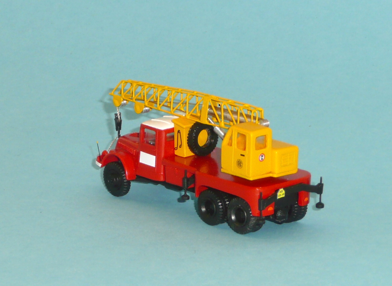 TATRA 111 jeřáb HSC-5 krátké rameno HASIČI - 1:87
