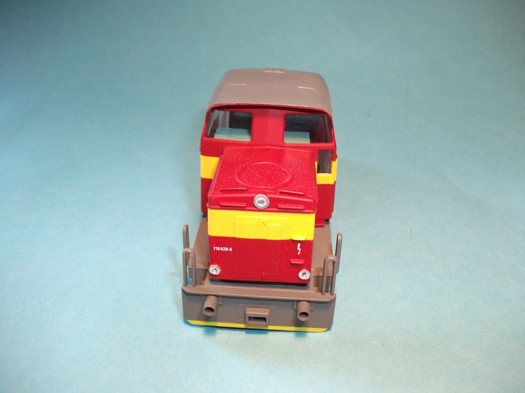 T334 -  710 620-6 - karoserie