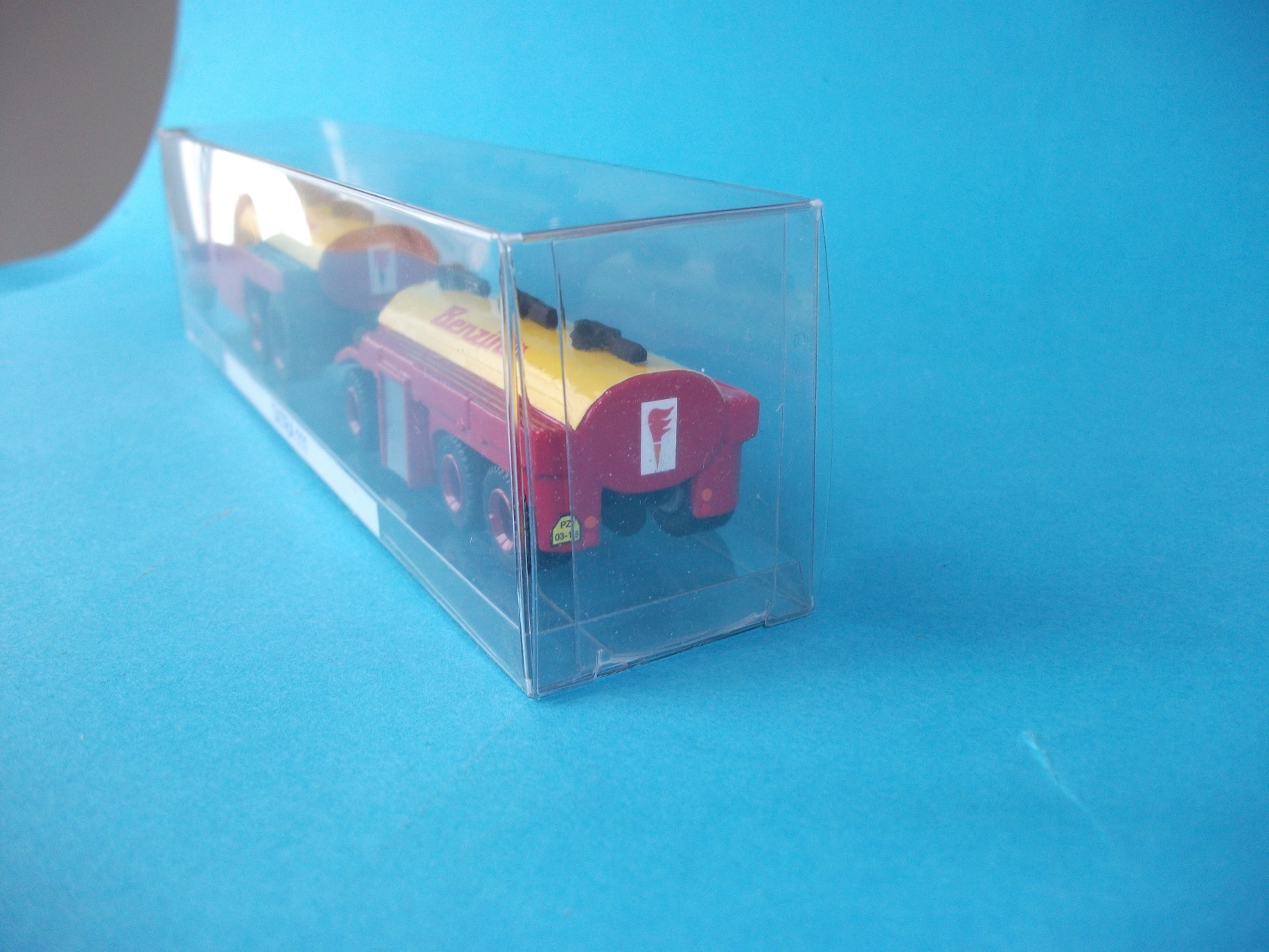 TATRA 111 cisterna BENZINA s přívěsem - 1:87