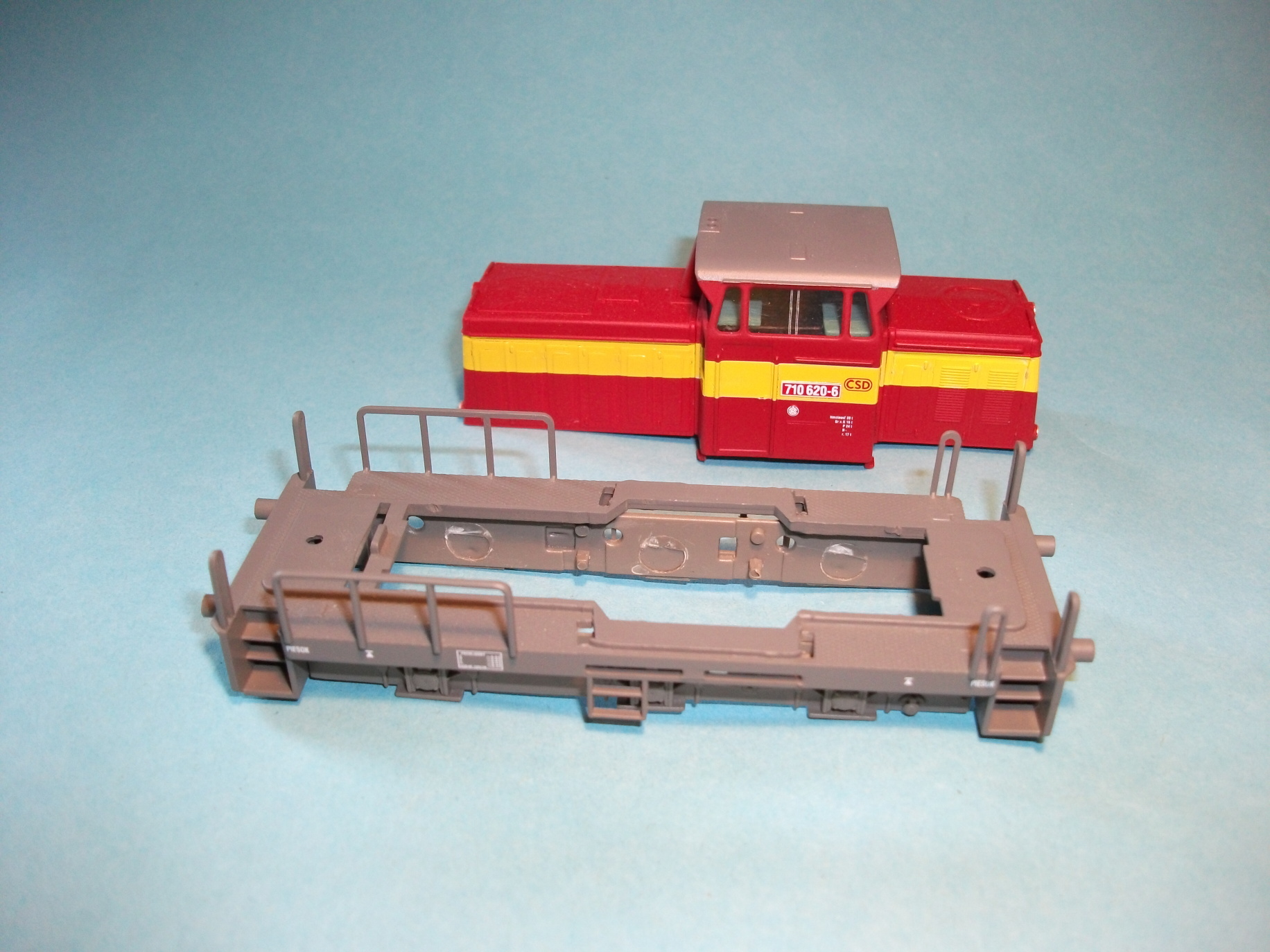 T334 -  710 620-6 - karoserie