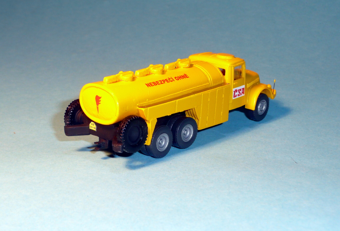 TATRA 111 cisterna ČSA žlutá - 1:87