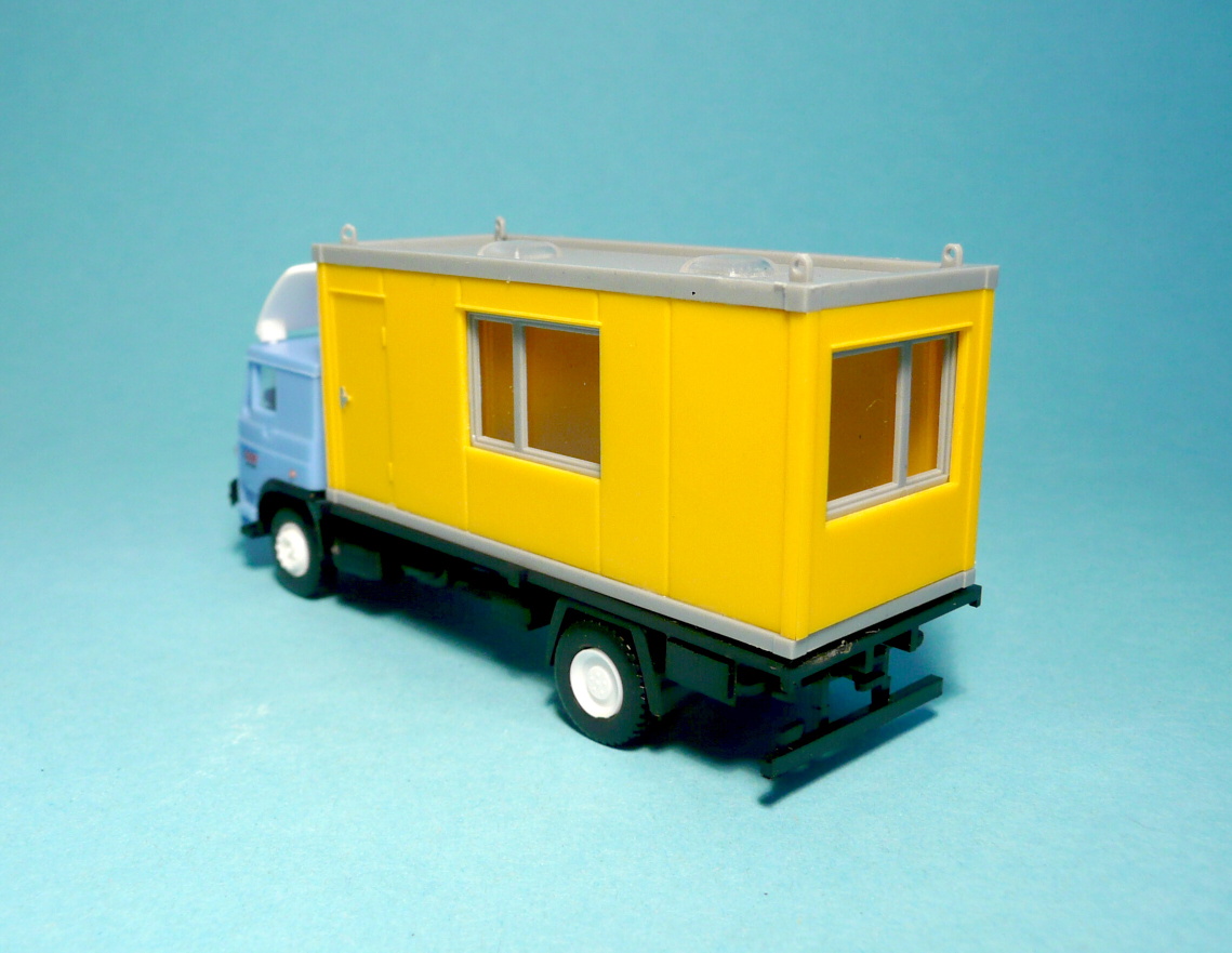 LIAZ s obytnou buňkou - 1:87
