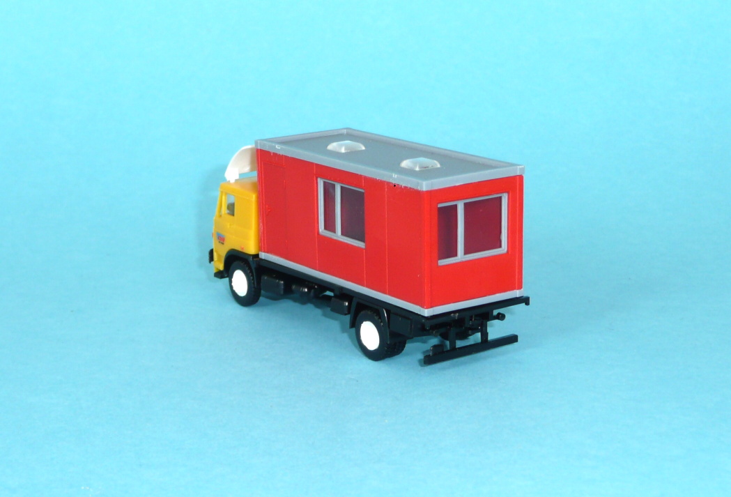 LIAZ s obytnou buňkou - 1:87