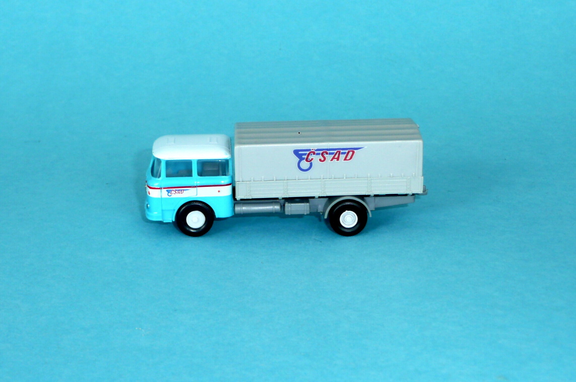 ŠKODA 706 - stará maska - valník s plachtou ČSAD 1:87