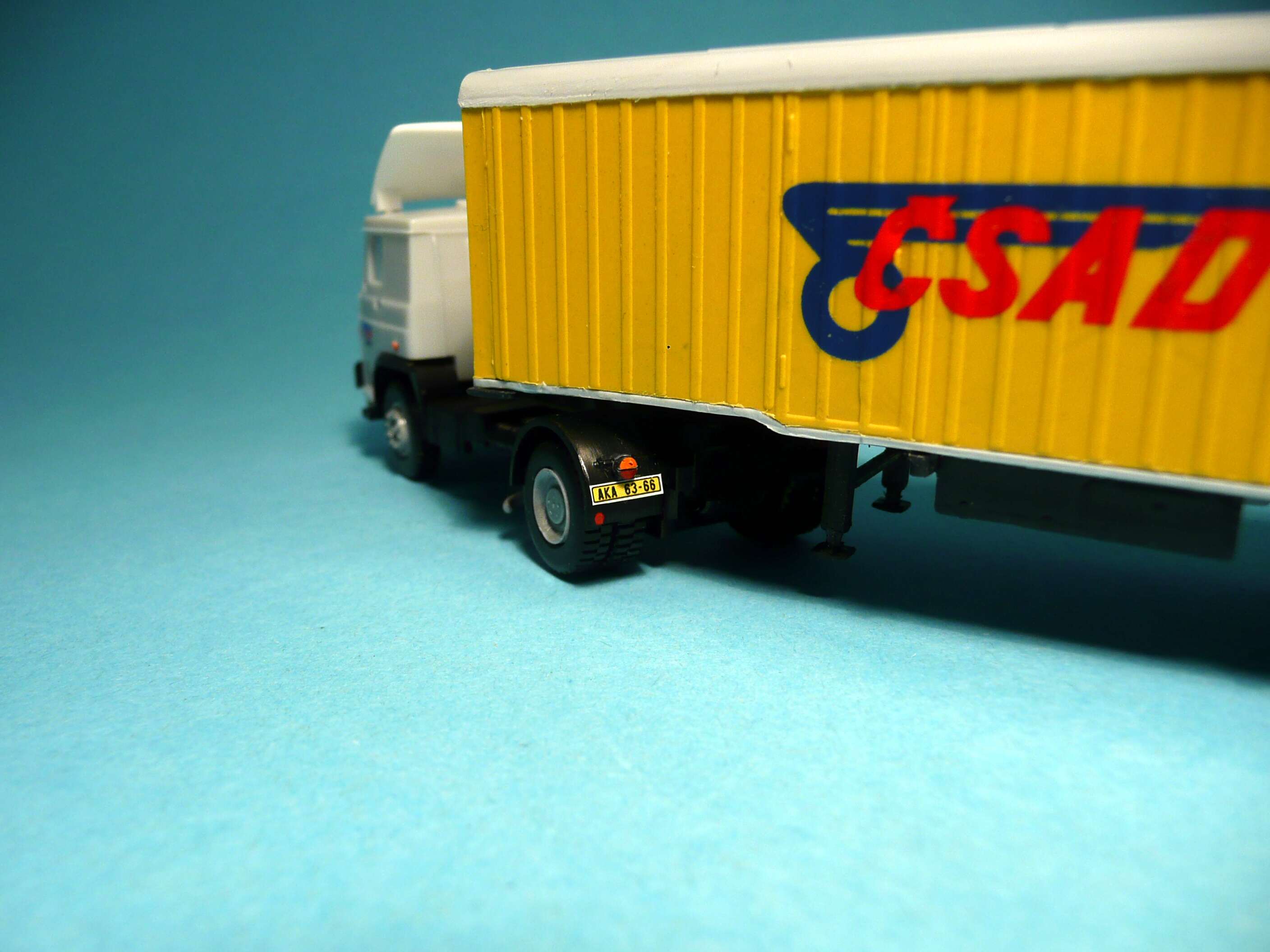 LIAZ tahač + stěhovací návěs ČSAD 1:87