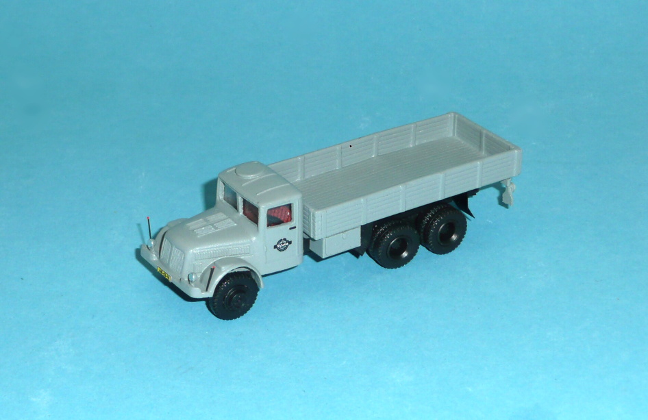 TATRA 111 valník -  VČELA - 1:87