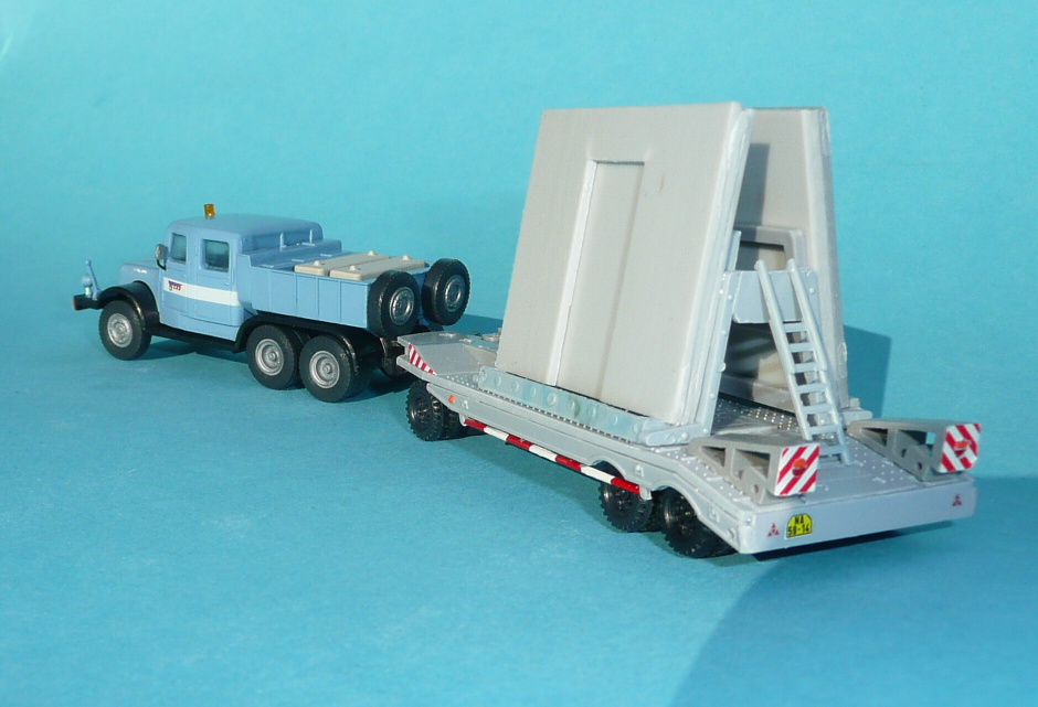TATRA 141 - tahač ČSAD s podvalníkem P32 s nákladem panelů - 1:87 