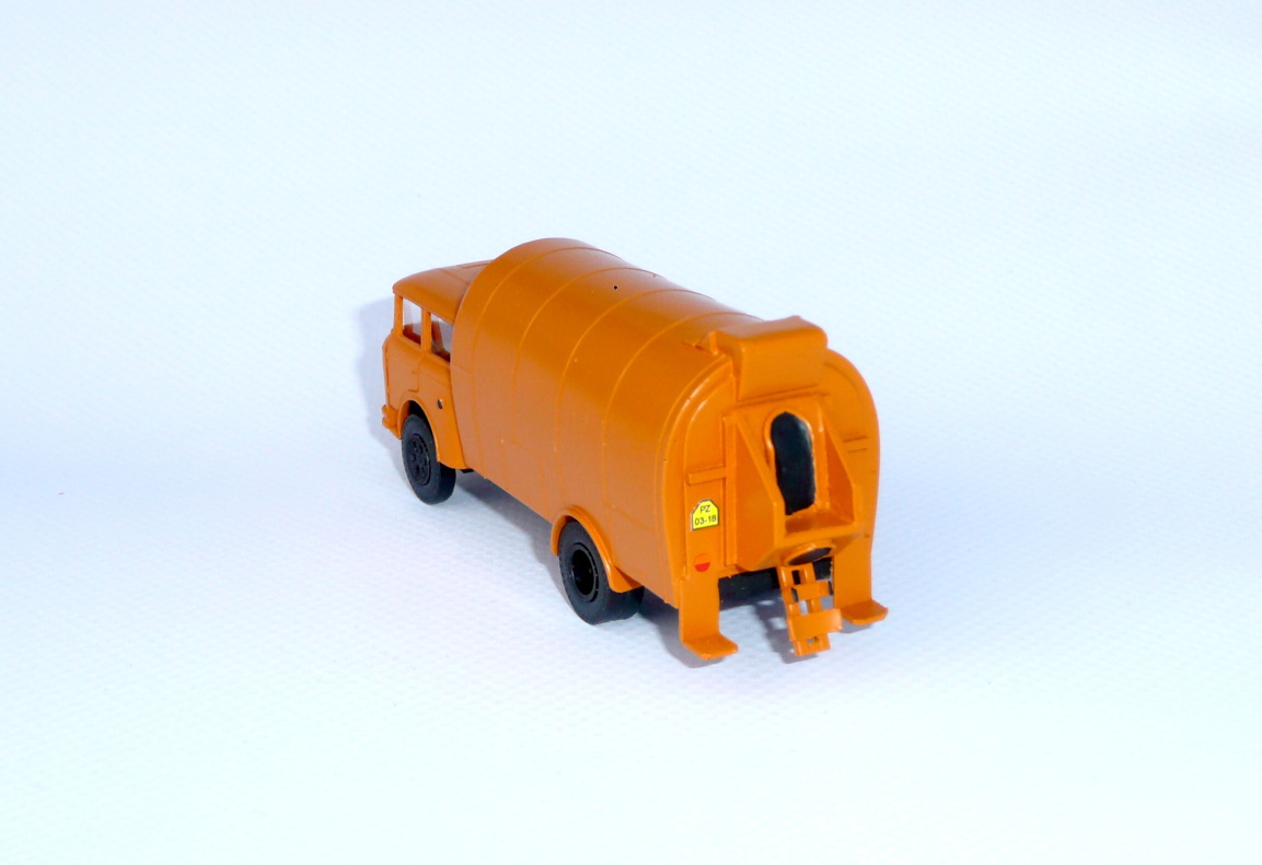 * Škoda 706 RTK - Kuka vůz - 1:87    