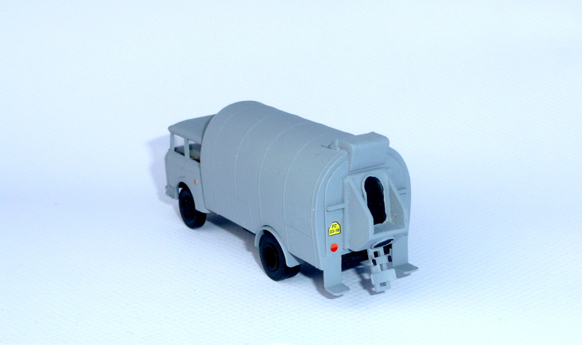 * Škoda 706 RTK - Kuka vůz šedý - 1:87    