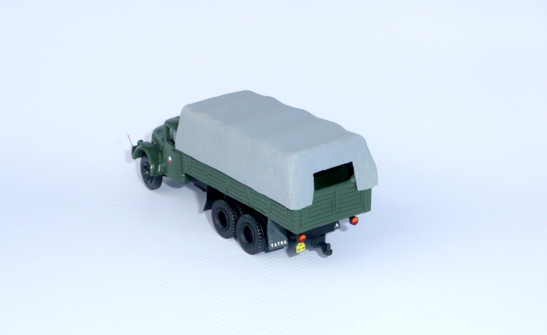 TATRA 111 valník s plachtou ČSLA - 1:87    
