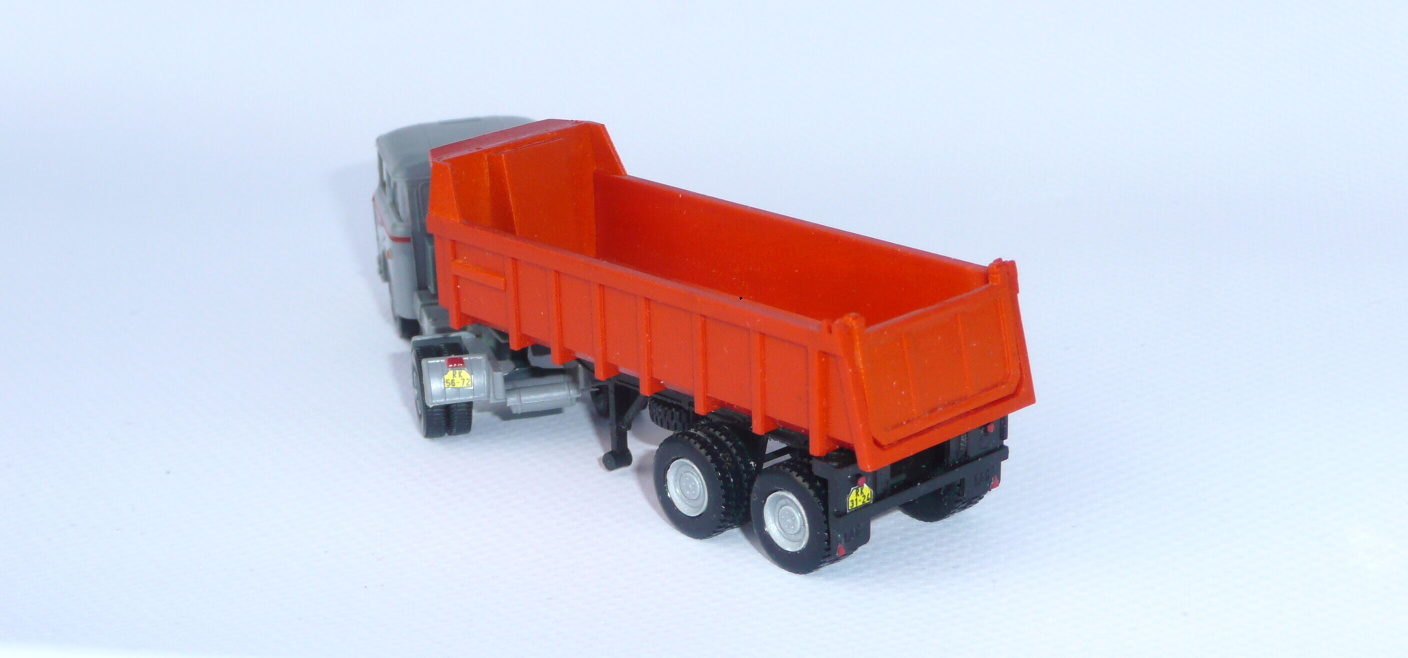 * Škoda 706 TN - se sklápěcím návěsem - 1:87    