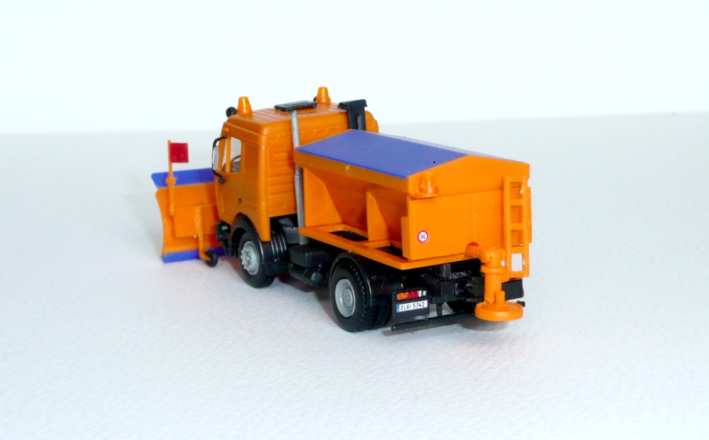 MAN - posypový vůz s radlicí - 1:87