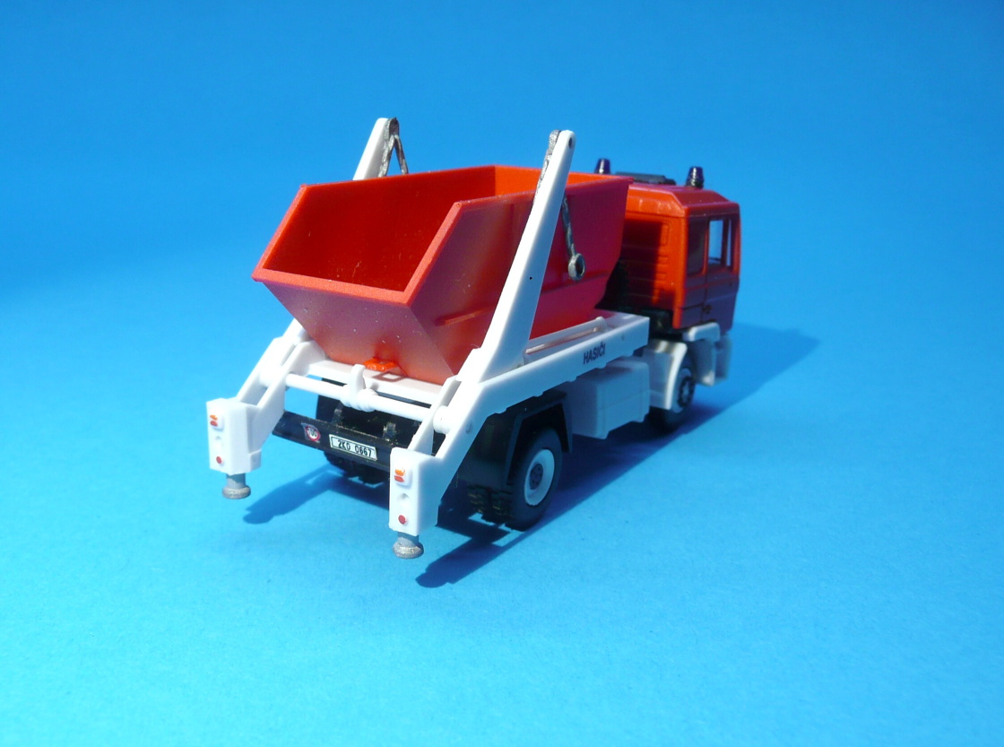 MAN hasiči - s natahovacím kontejnerem - 1:87      