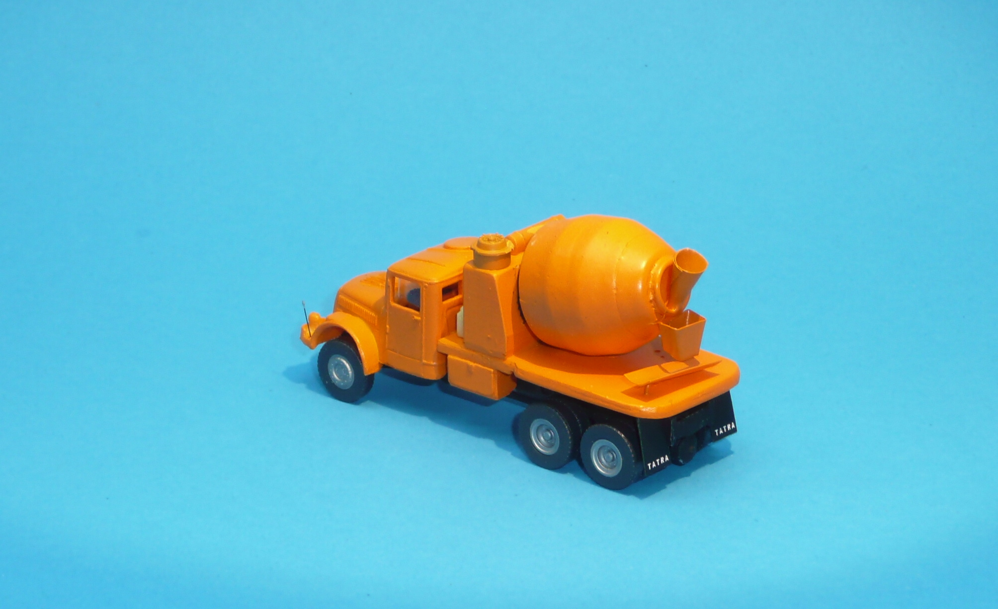TATRA 111 domíchávač betonu oranžový - 1:87