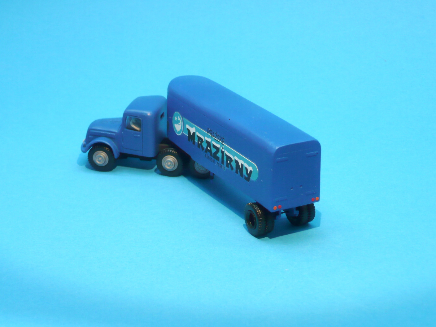 TATRA V990 s chladírenským návěsem - 1:87