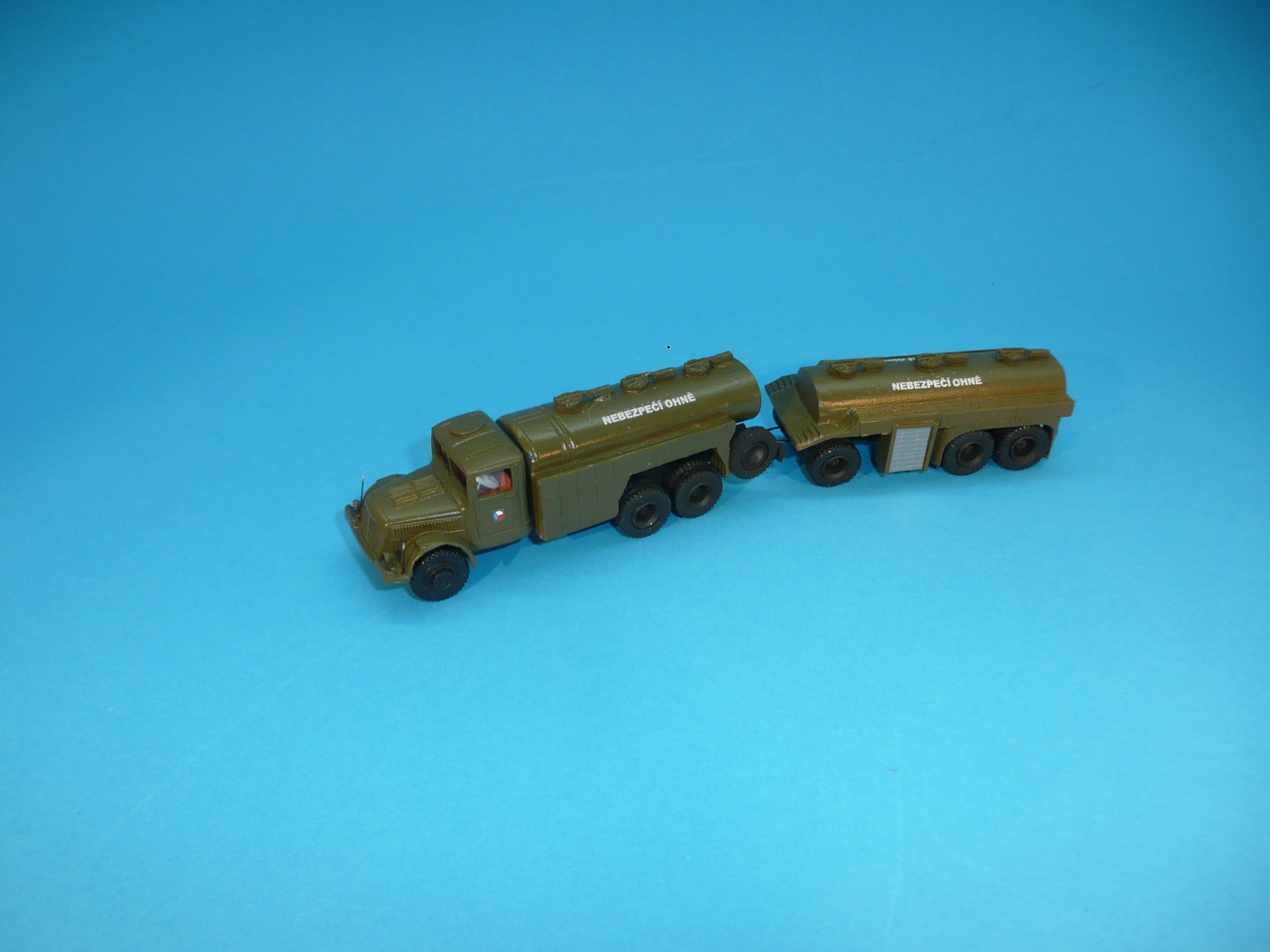 TATRA 111 cisterna ČSLA s přívěsem - 1:87