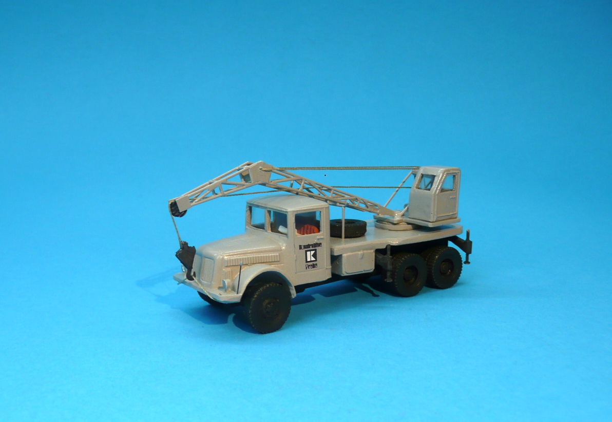 TATRA 111 -  autojeřáb K32 - 1:87