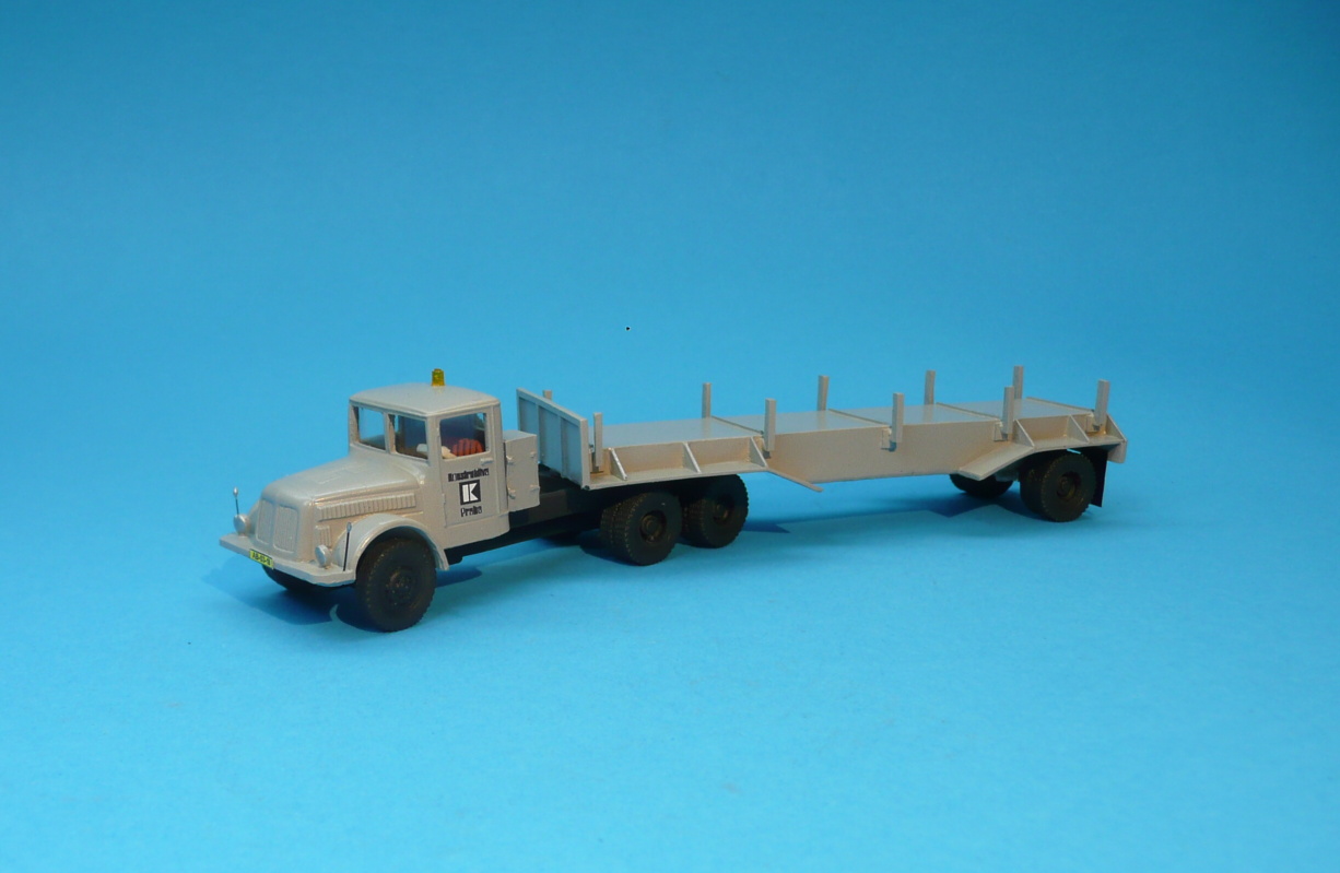 TATRA 111 TN s návěsem  - 1:87