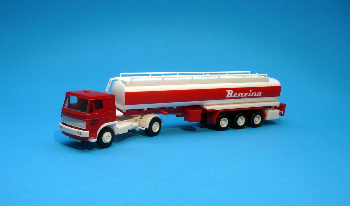 LIAZ - cisterna Benzina II. - 1:87      