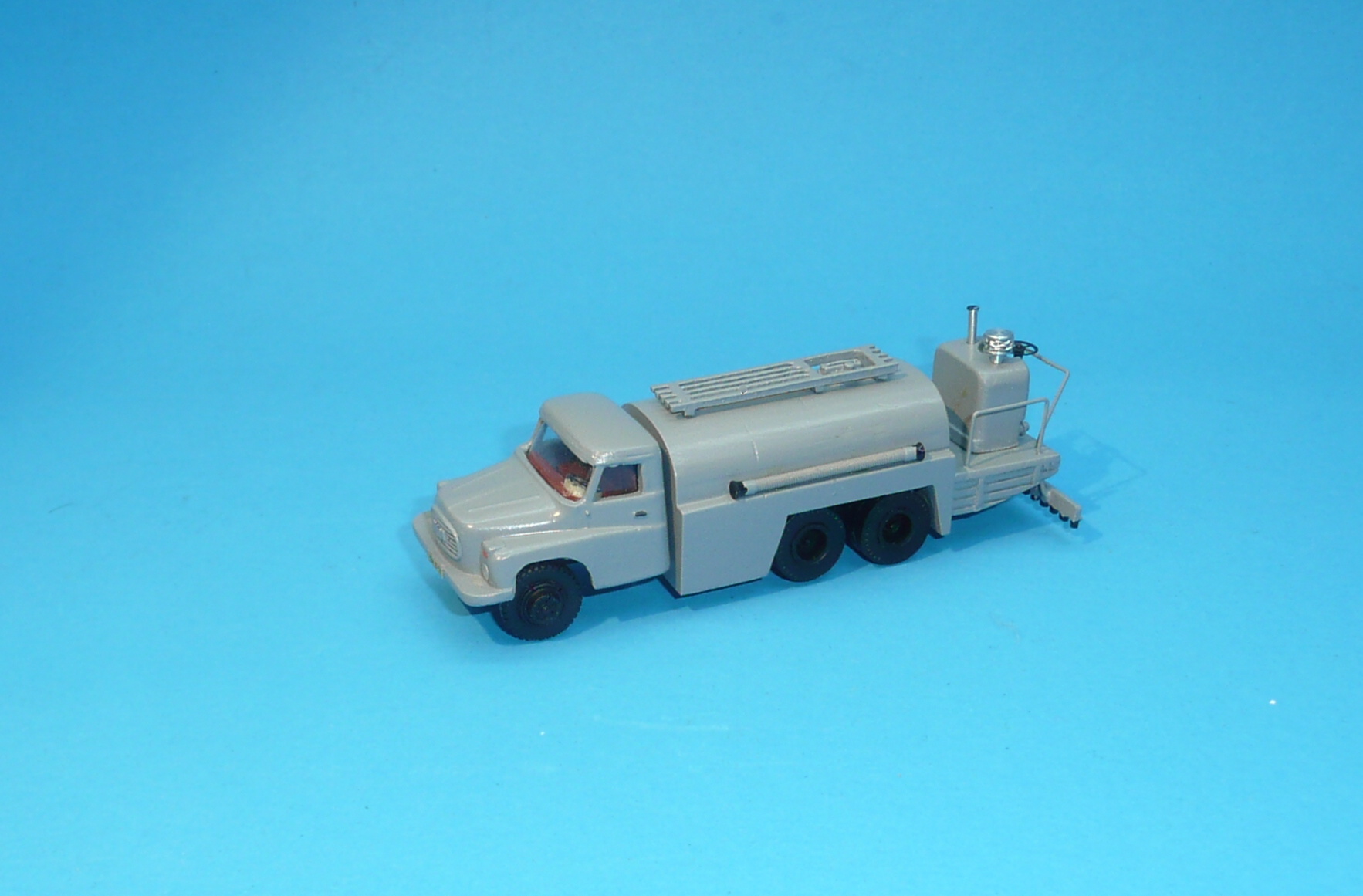 TATRA 148 rozstřikovač živice RŽ-7 - 1:87
