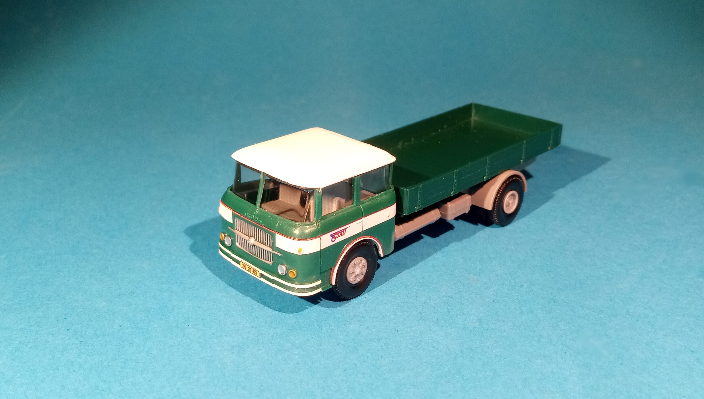 Škoda 706 - stará maska - valník - TRILEX kola 1:87 