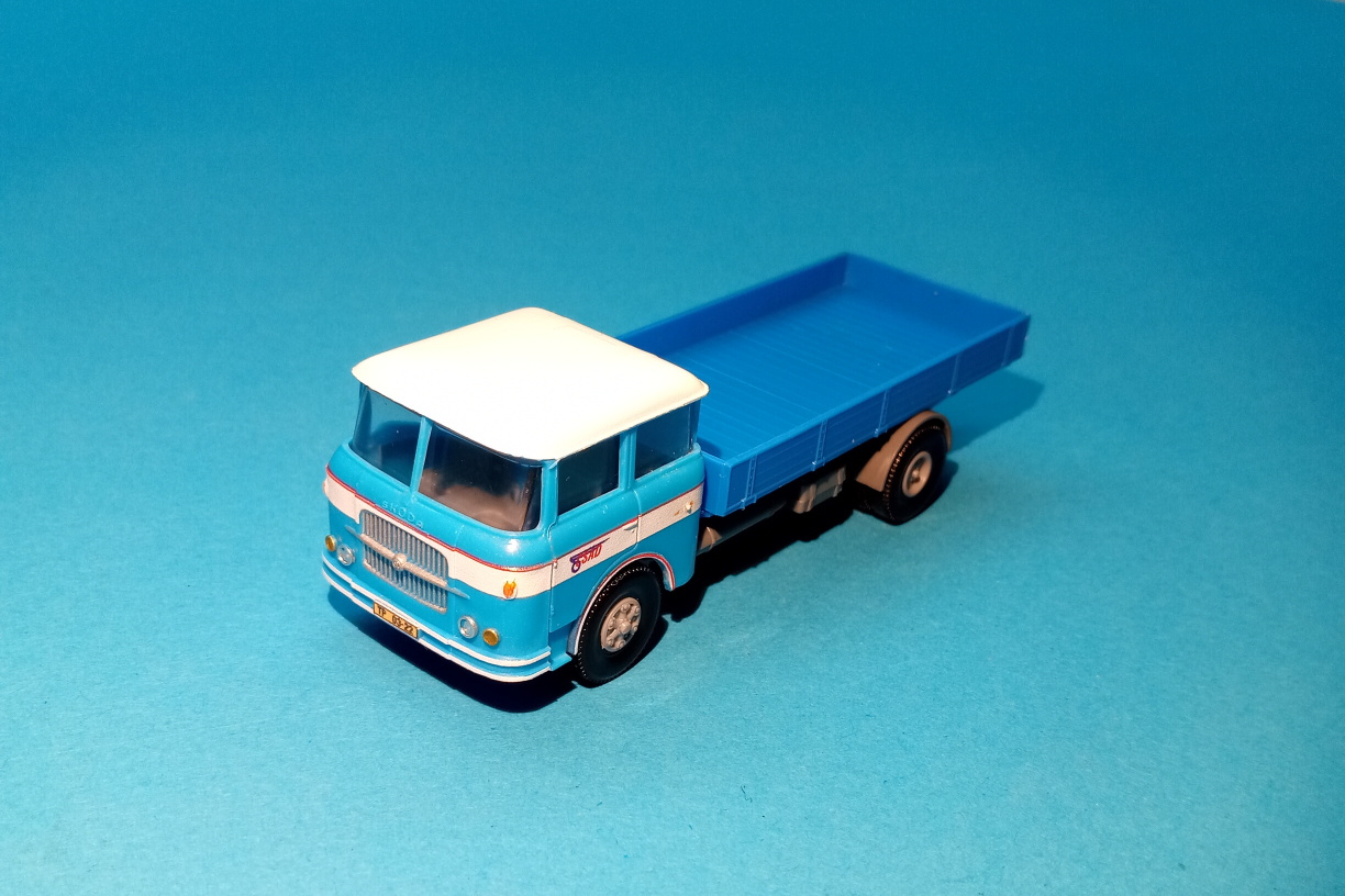 Škoda 706 - stará maska - valník - TRILEX kola 1:87 