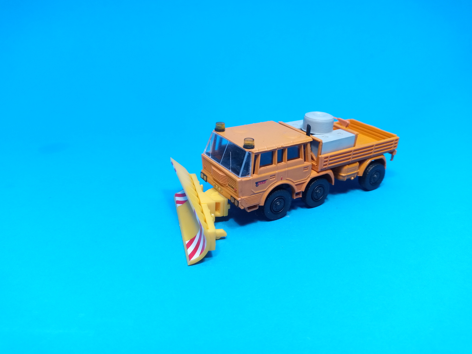 TATRA 813 6x6 TP zimní údržba - 1:87 