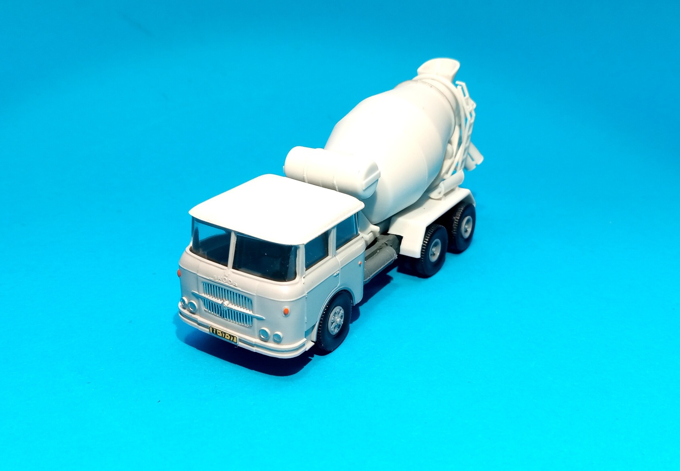 Škoda 706 - 6x6 Betonmix - 1:87    