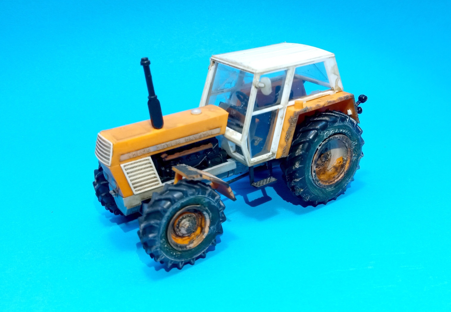 1:43 - traktor Zetor Crystal 12045 - PATINA