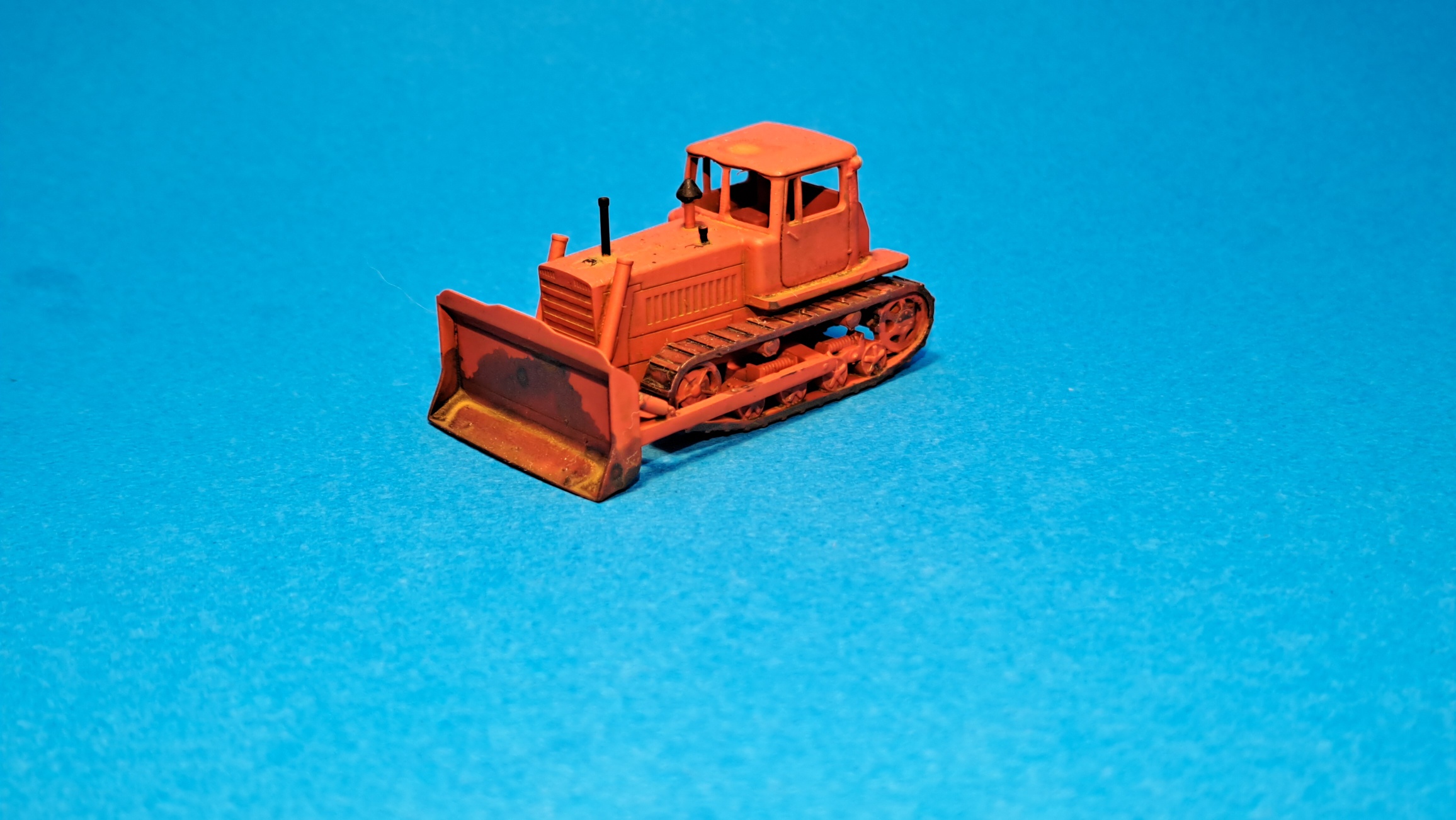 Buldozer DT 75 - 1:87    