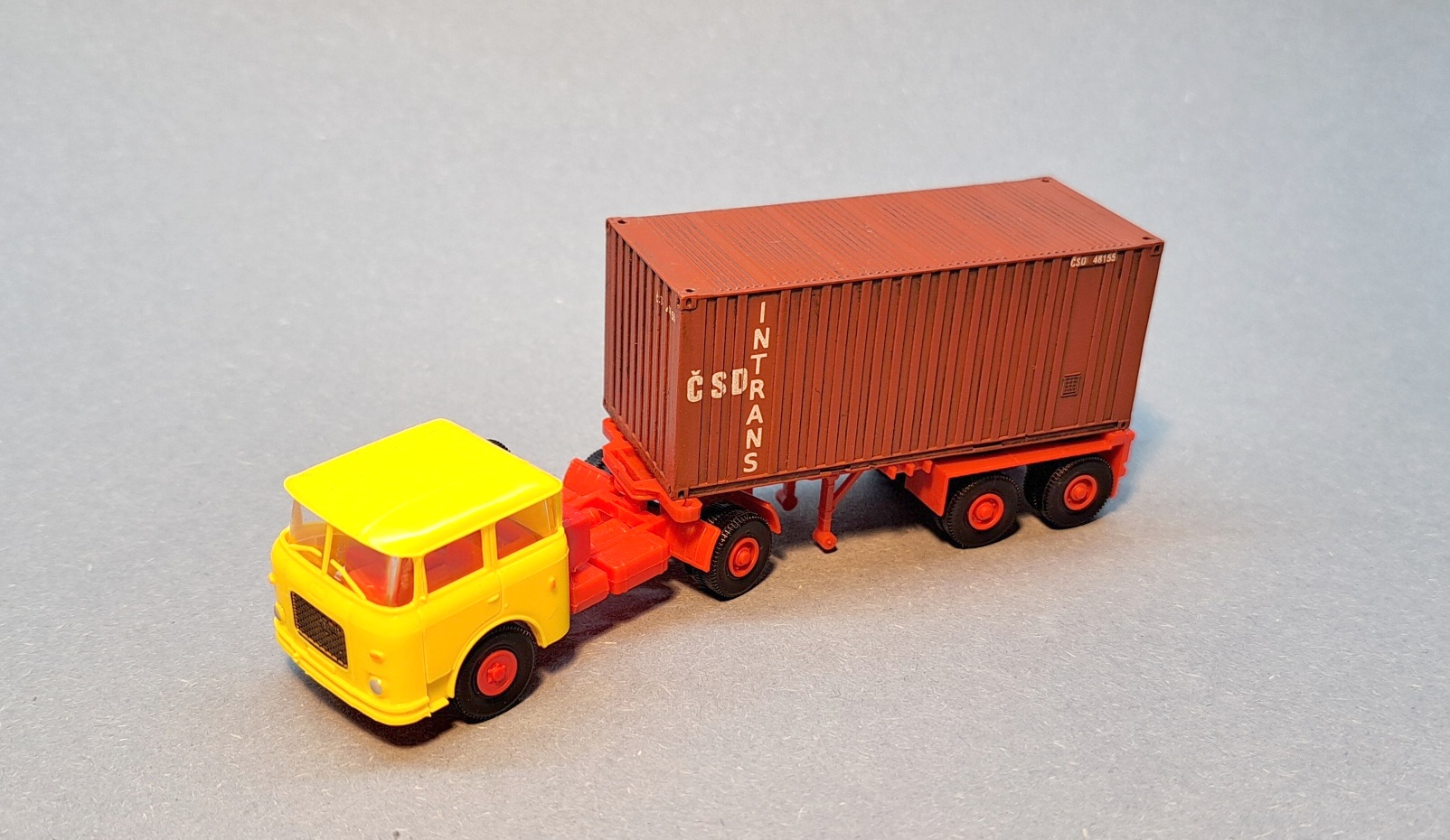 * Škoda 706 + návěs s 20" kontejnerem - 1:87    