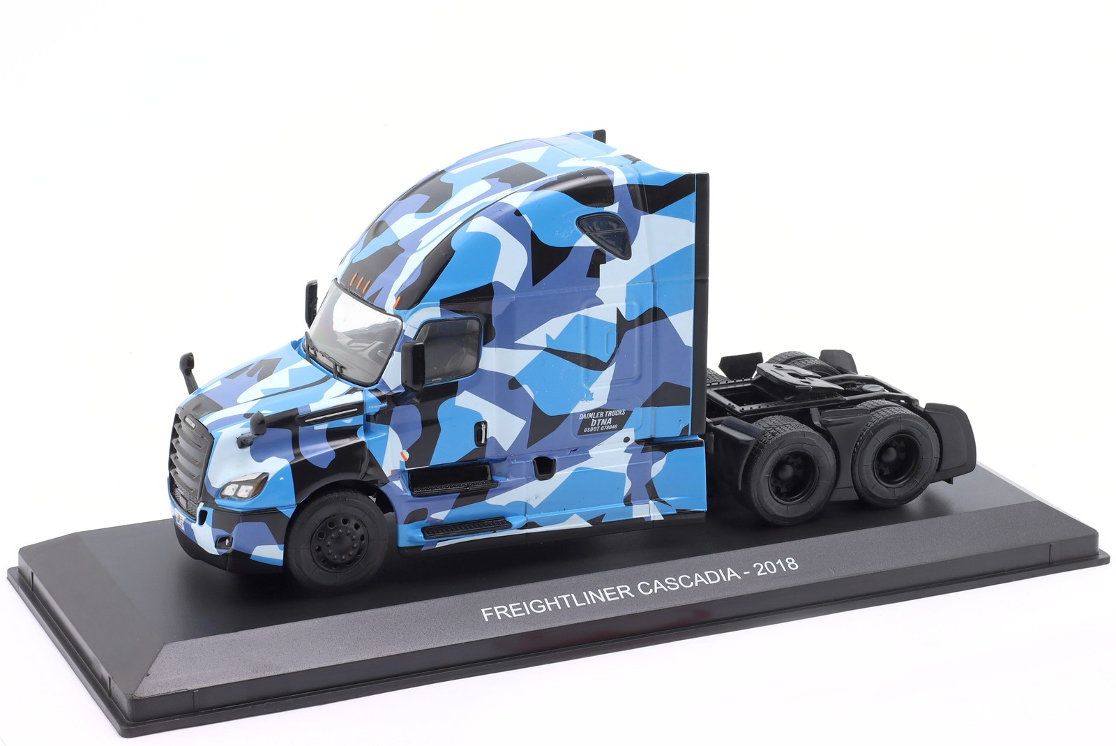 1:43 - Freightliner Cascadia 2018