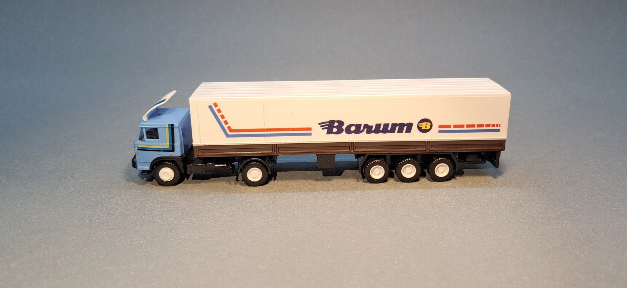 LIAZ návěs s plachtou - BARUM - 1:87      