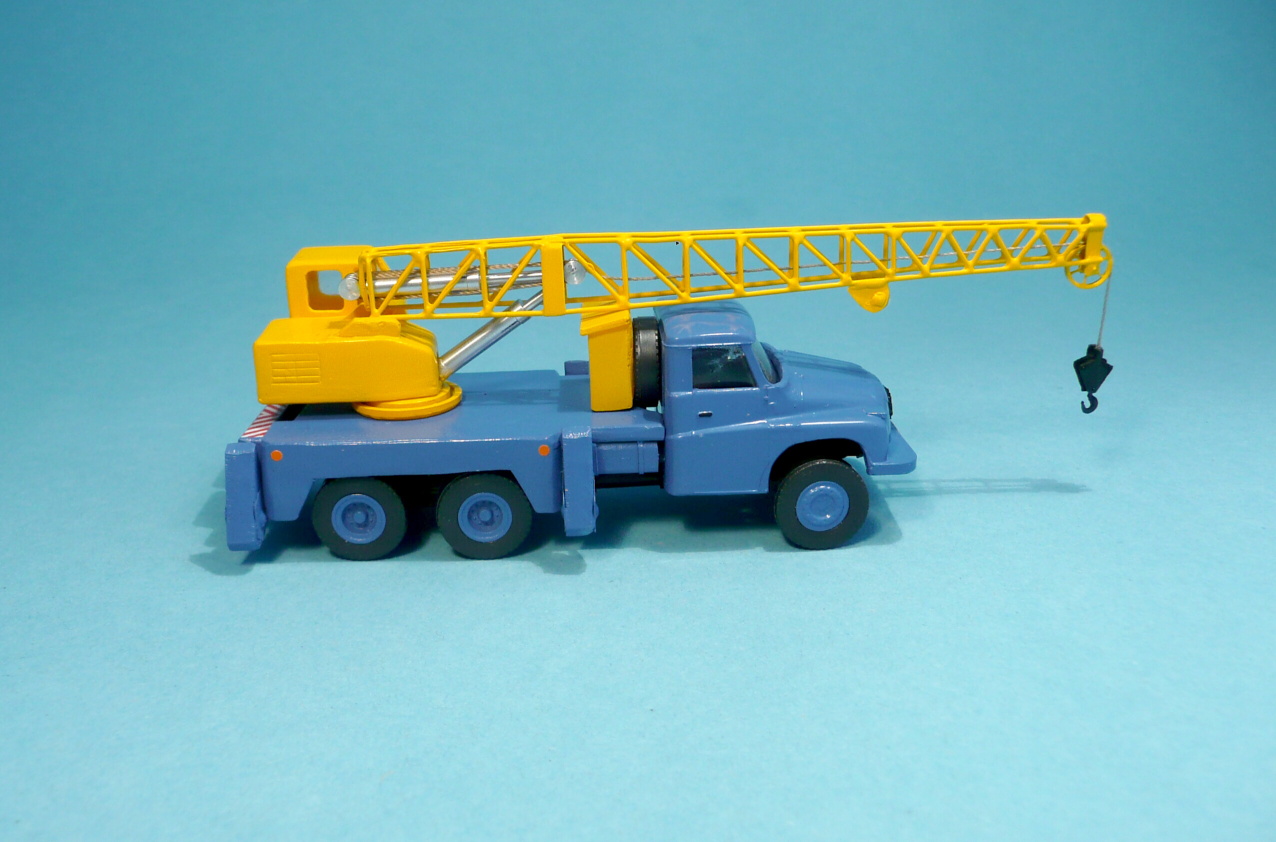 TATRA 138 jeřáb HSC-5 krátké rameno - 1:87