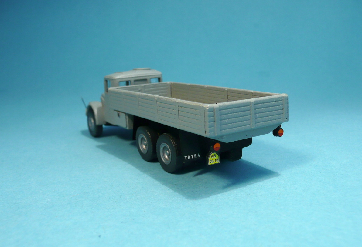 TATRA 111 valník šedý - 1:87