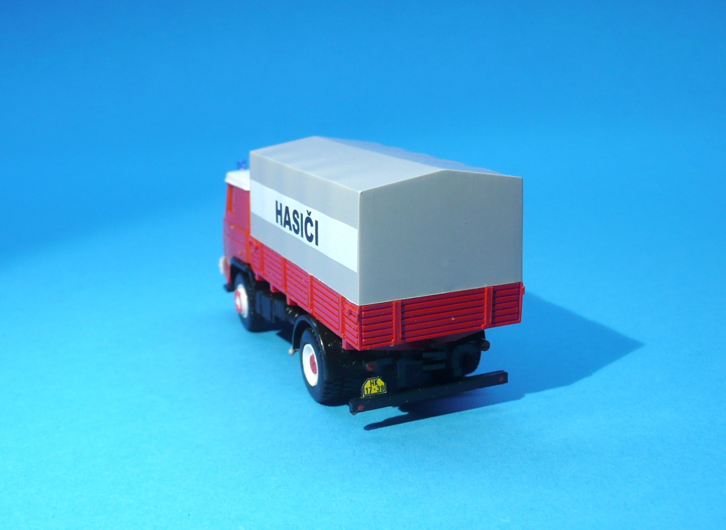 LIAZ hasiči  - valník s plachtou - 1:87      