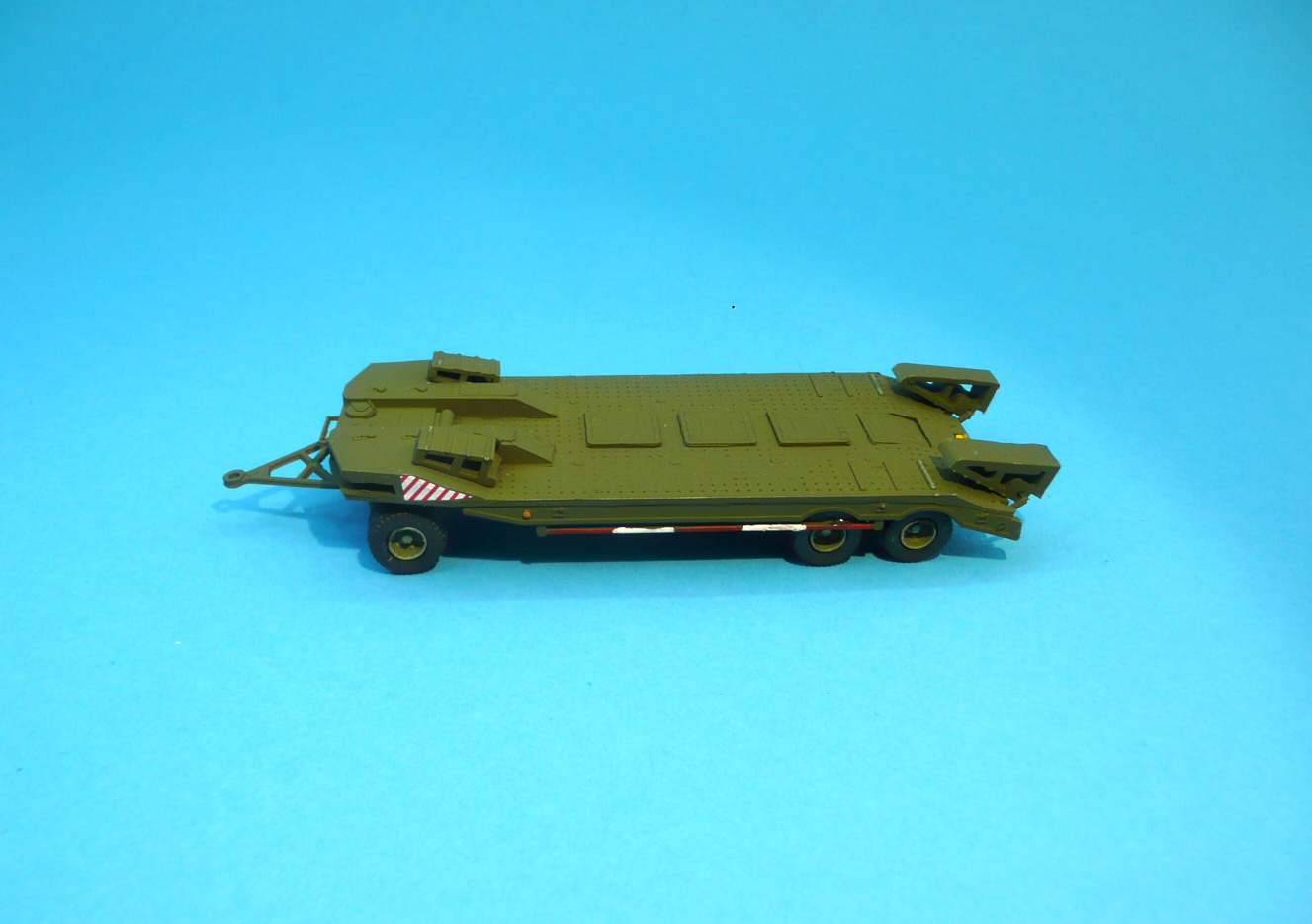 Podvalník P32 vojenský - 1:87 