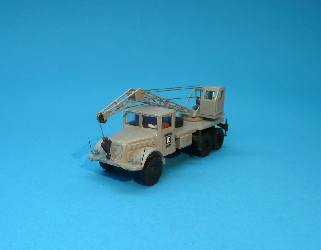 TATRA 111 -  autojeřáb K32 - 1:87