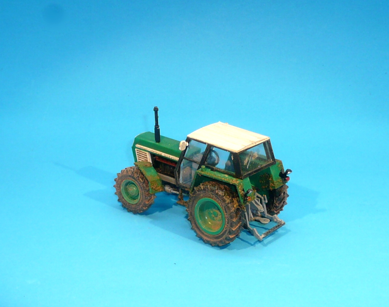 1:43 - traktor Zetor Crystal 12045 - PATINA