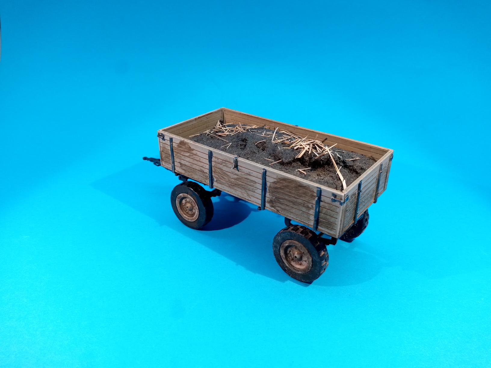 1:43 - valník BSS - P73 k traktoru Zetor Crystal 12045 - PATINA + hnůj
