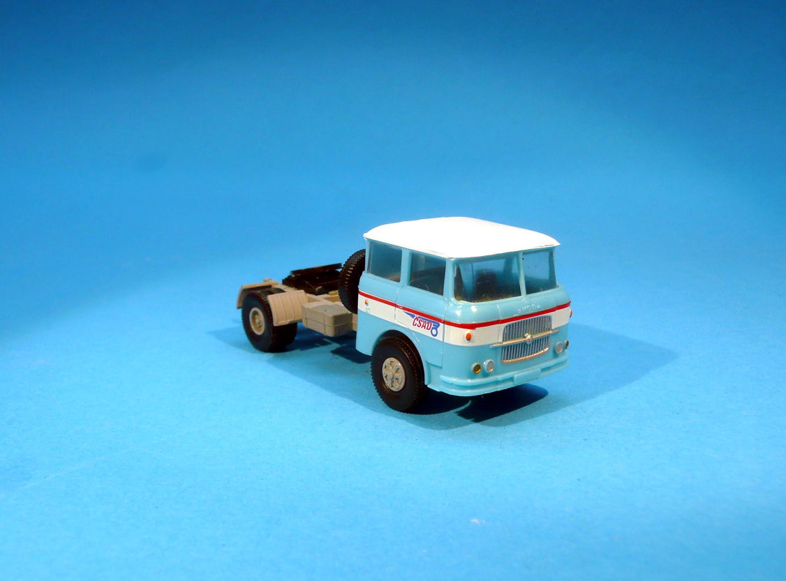 Škoda 706 - tahač ČSAD - TRILEX kola 1:87 
