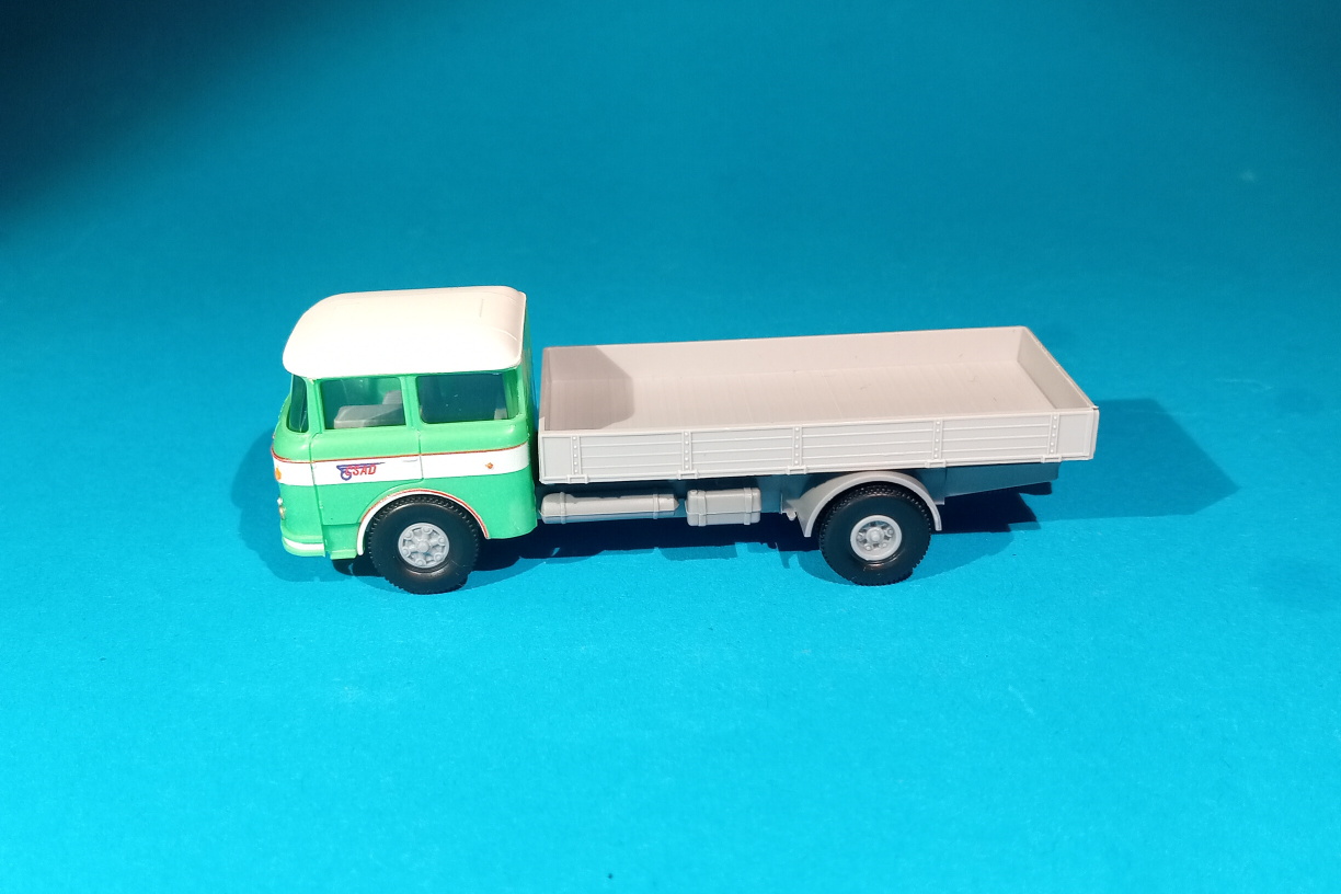 Škoda 706 - stará maska - valník - TRILEX kola 1:87 
