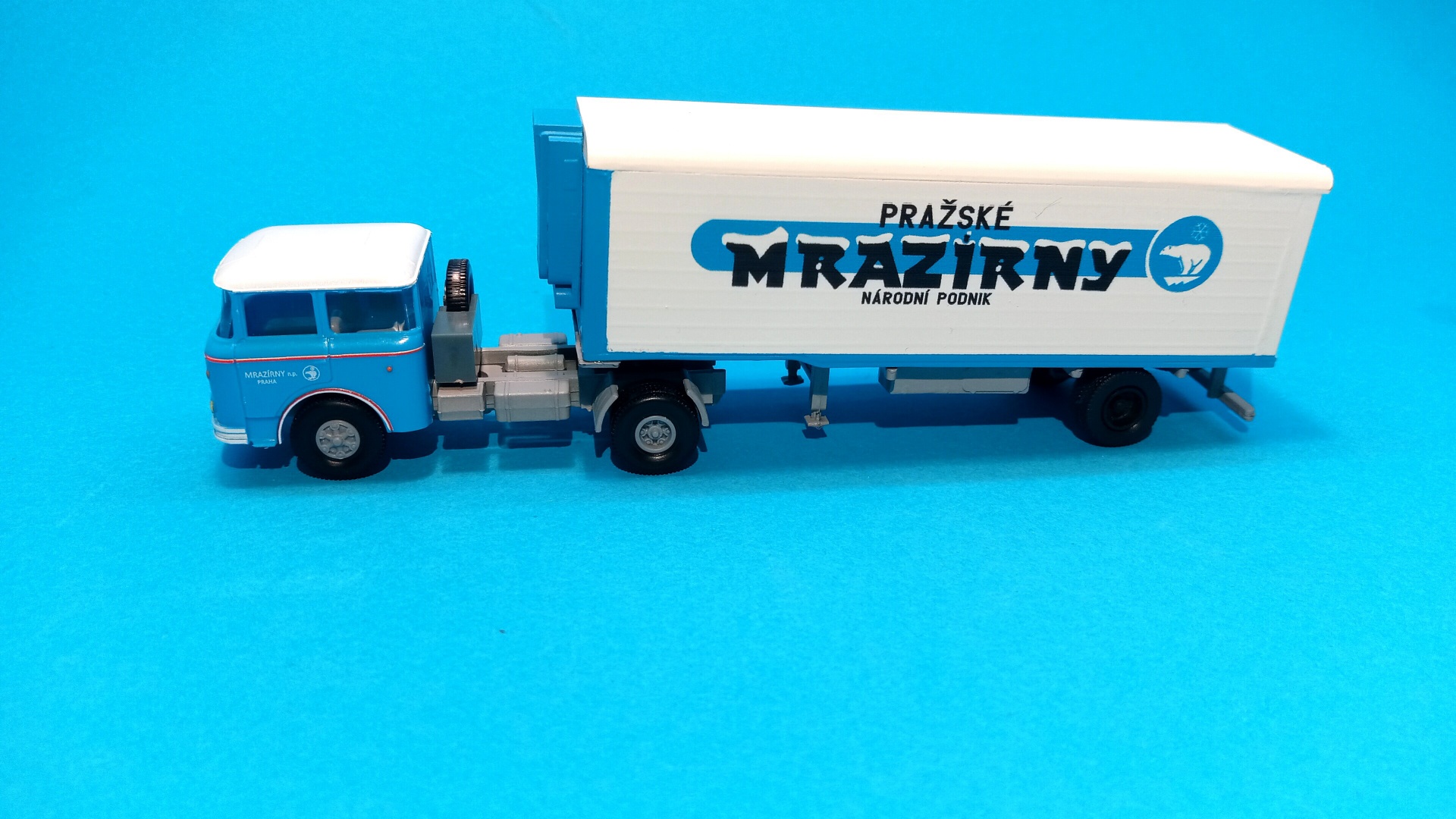 Škoda 706 - Pražské mrazírny - 1:87    