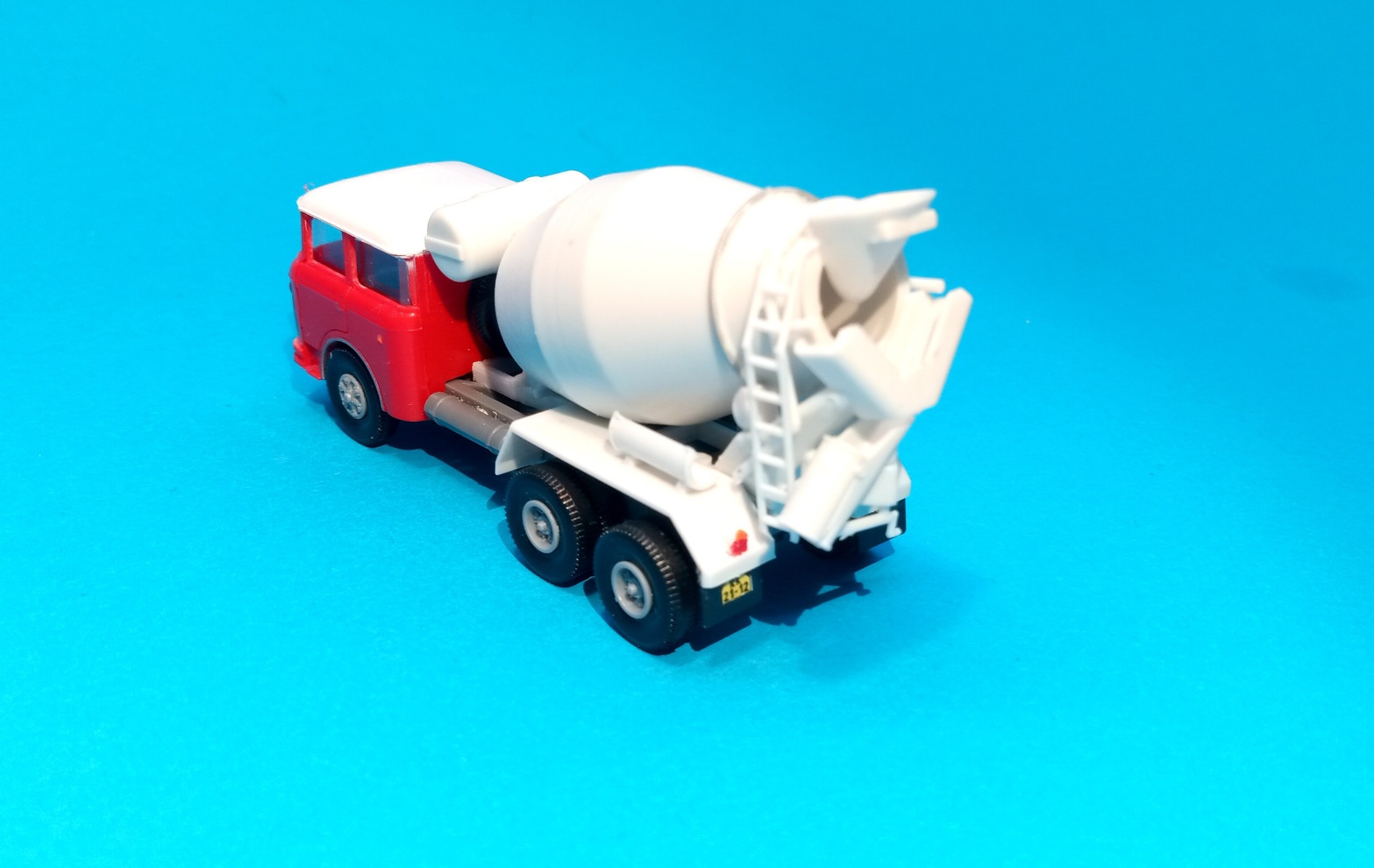 Škoda 706 - 6x6 Betonmix - 1:87    