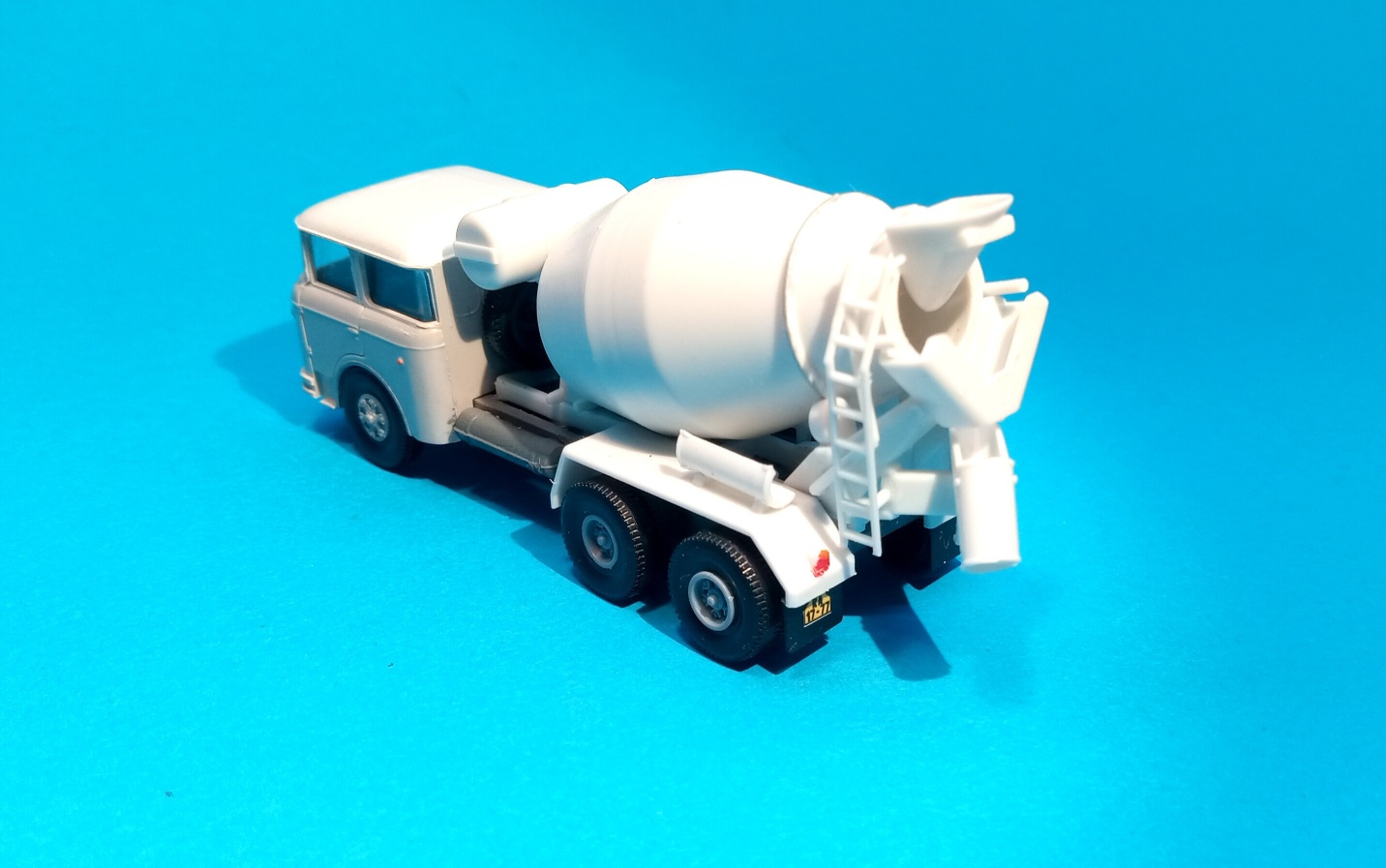 Škoda 706 - 6x6 Betonmix - 1:87    